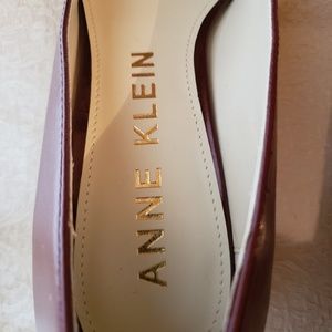 Anne Klein leather shoes